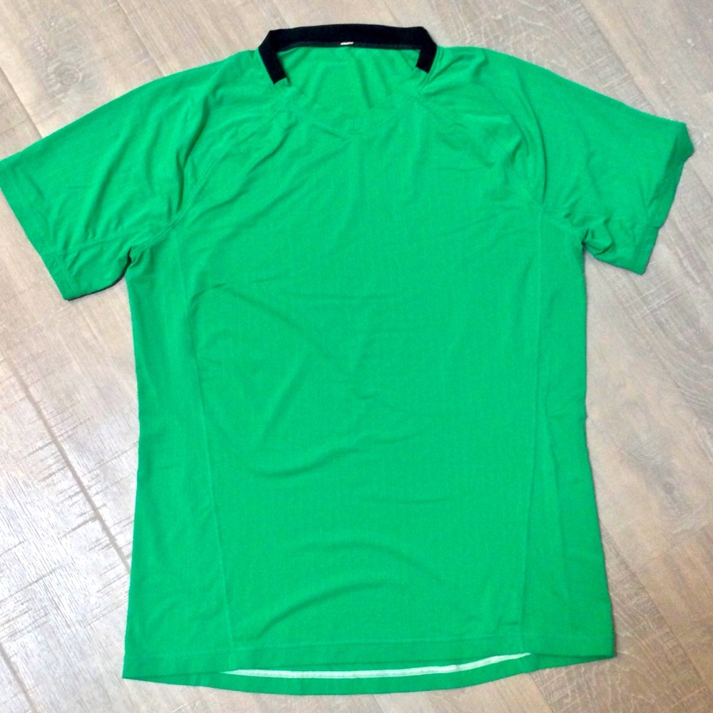 Men’s Lulu Lemon Short Sleeve Shirt…